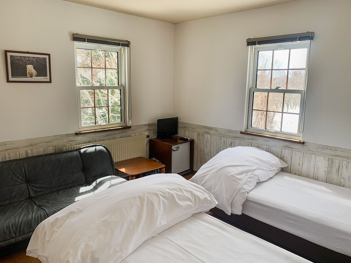Chalet Banff - 6 bedroom 6 bathroom Ski Lodge, Niseko Village, Niseko — 2