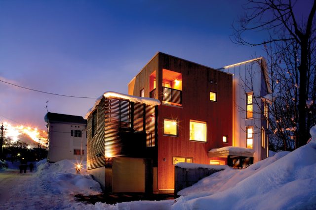 Niseko Central Condominiums, Hirafu, Niseko — Exterior